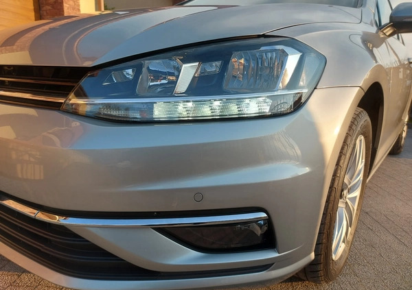 Volkswagen Golf cena 62900 przebieg: 55300, rok produkcji 2018 z Gniezno małe 742